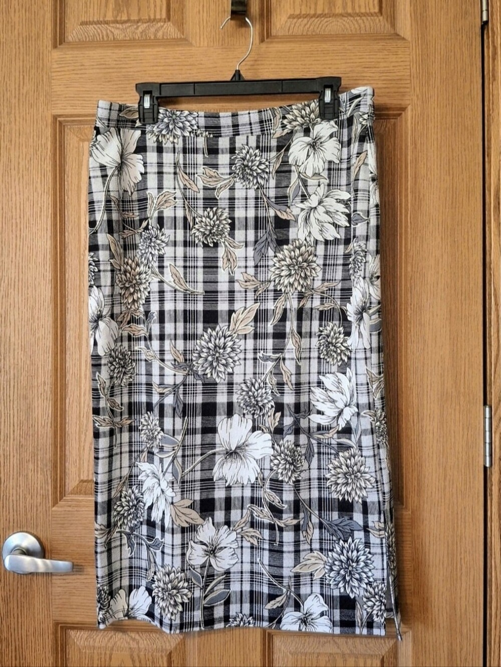 EST. 1946 Retro 90s B&W Pencil Skirt